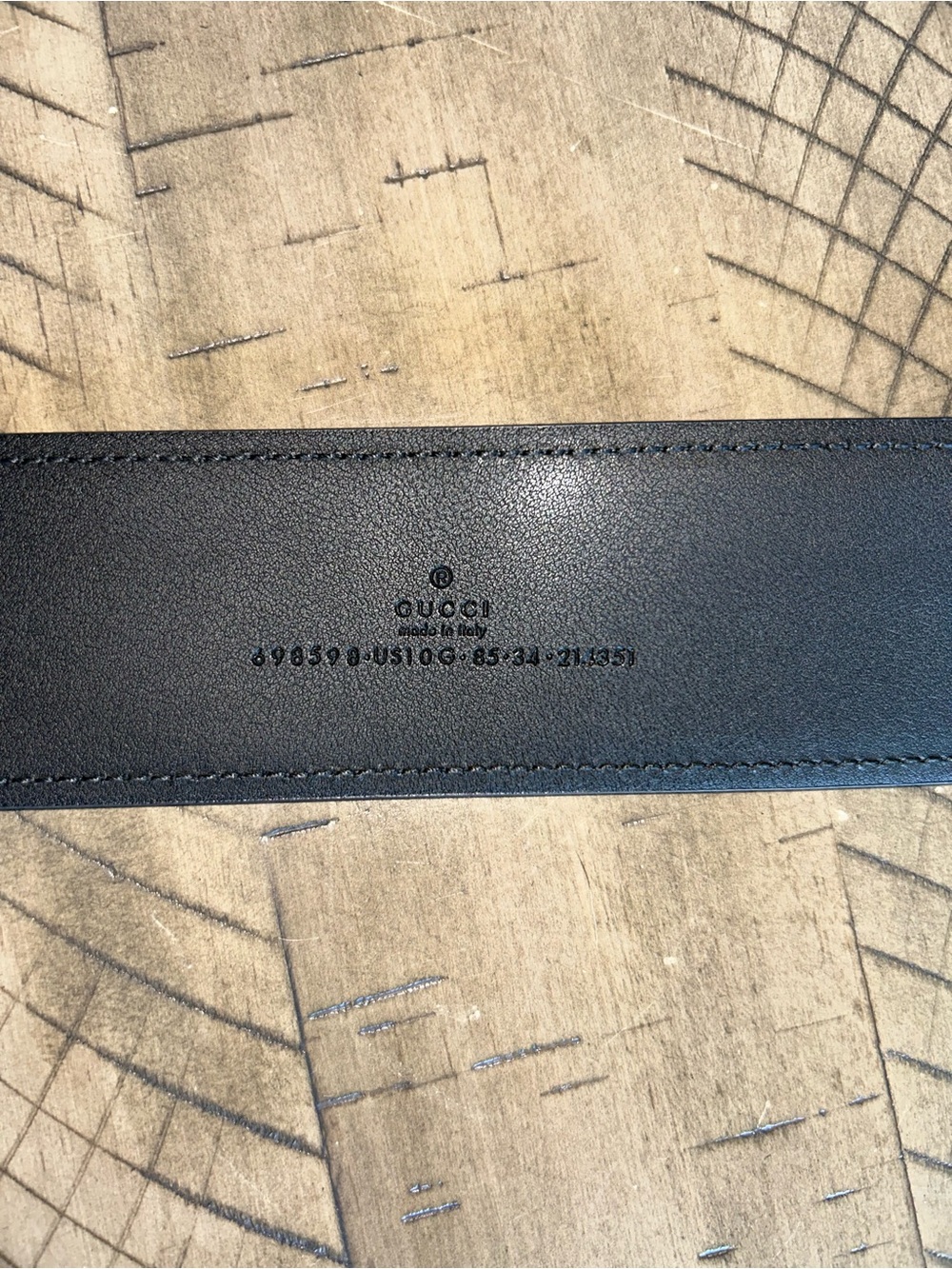 Gucci Black Leather Belt with Gold Interlocking G Buckle - Picture 5 of 9